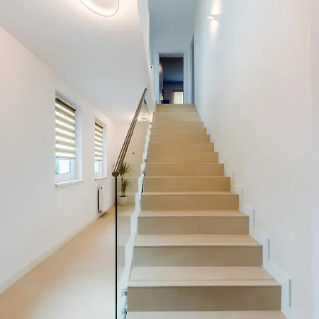 Sarmihouse מלון דירות