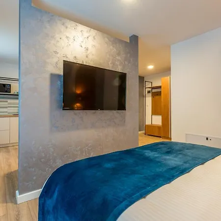 Sarmihouse Aparthotel *